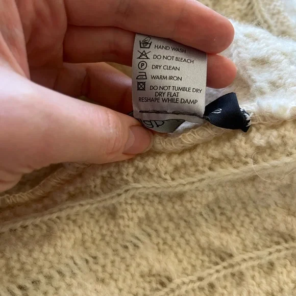 100% Merino Wool 🇮🇪 Made in Ireland Irelandseye Cream Cape Size L/XL - Picture 9 of 9